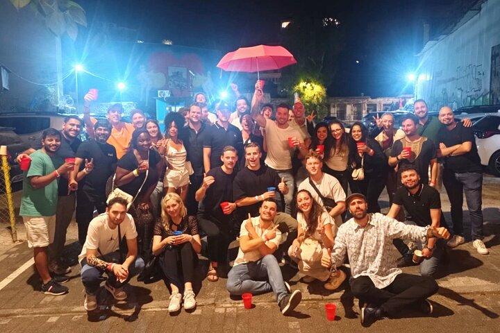 Athens Party Pub Crawl w / 1 hora de barra libre y discoteca VIP Acceso