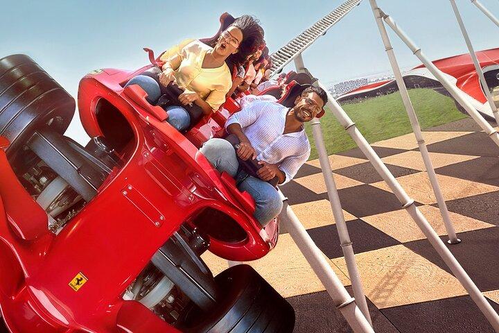 Tour d'Abou Dabi au départ de Dubaï : Mosquée Sheikh Zayed & Ferrari World !