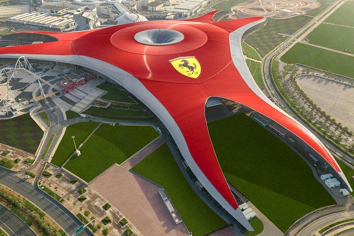 ドバイ発アブダビツアー： シェイク・ザイード・モスク＆フェラーリ・ワールド ！