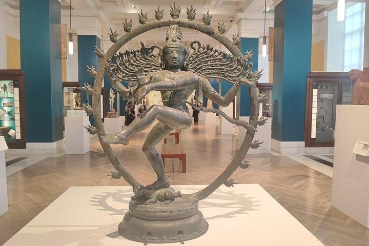 大英博物館プライベートツアー：古代デーモンと時代を超えた美しさ