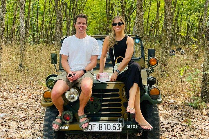 Cu Chi Tunnel Tour med Army Jeep