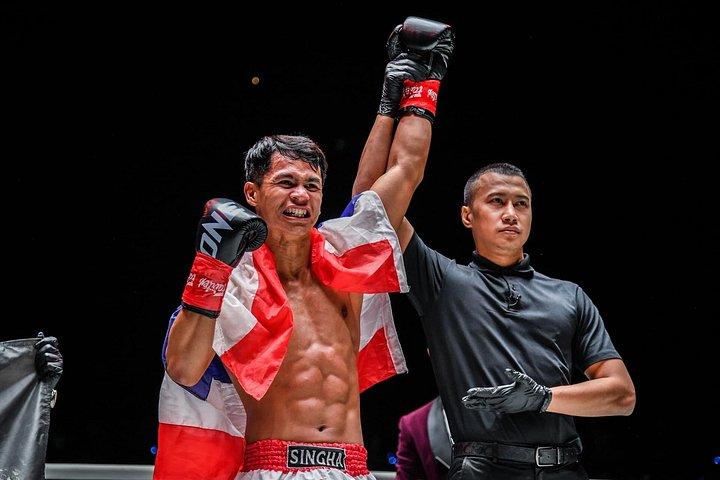 Lumpinee Stadium Muay Thai Fight Night