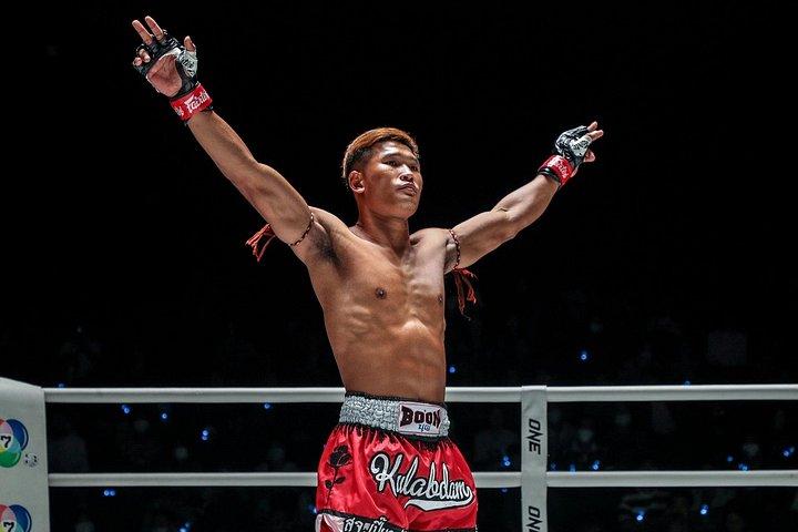 Lumpinee Stadium Muay Thai Fight Night