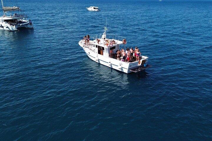 Tagesausflug zur Insel Ischia mit dem Boot und Mittagessen an Bord