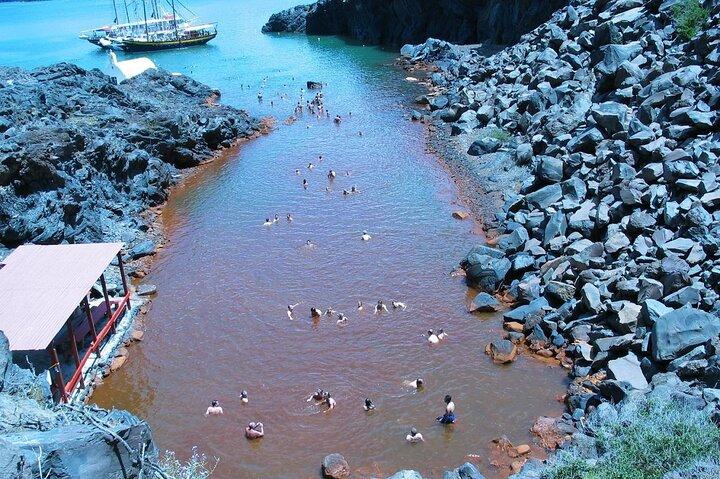 Santorini - Volcán y aguas termales