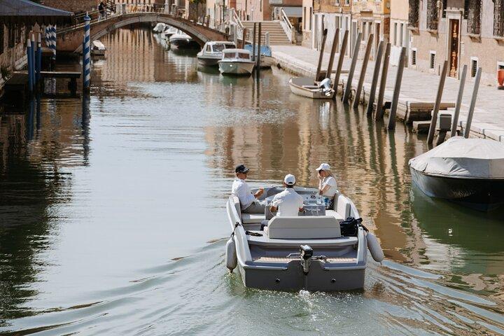 Veneza: Canais secretos em barco elétrico