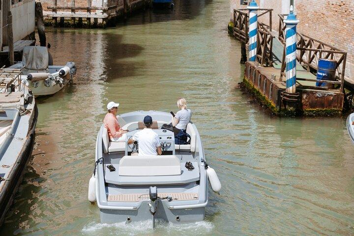 Veneza: Canais secretos em barco elétrico