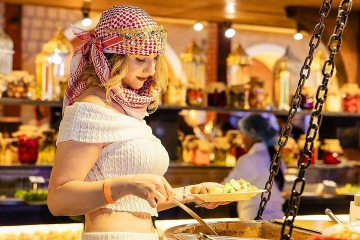 クアッドバイクでの砂漠サファリ60分＆BBQディナーライブショー