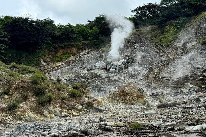 ナマケモノ観察、ミラバジェス火山、温泉、隠れた滝