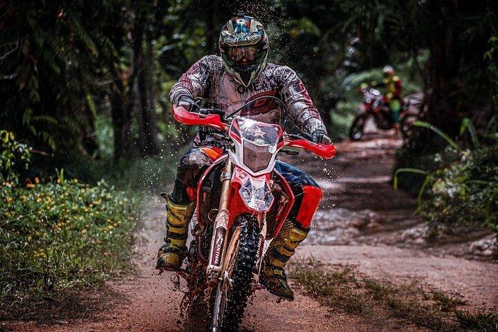 Koh Samui Enduro motorcykeltur genom djungeln och bergen