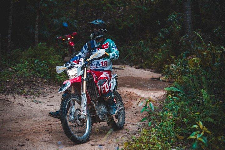 コサムーイ：エンデューロバイク少人数アドベンチャーライド