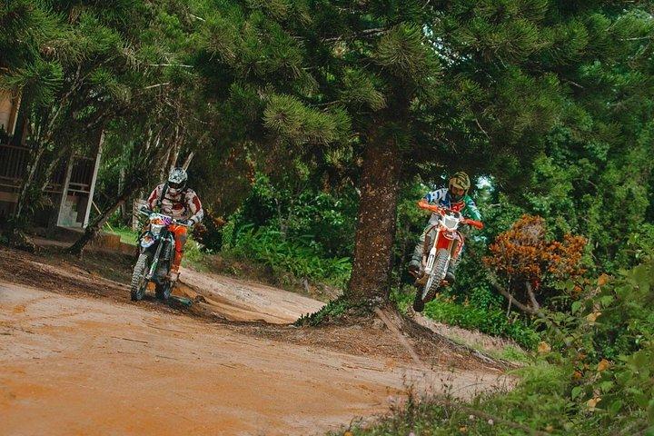 コサムーイ：エンデューロバイク少人数アドベンチャーライド
