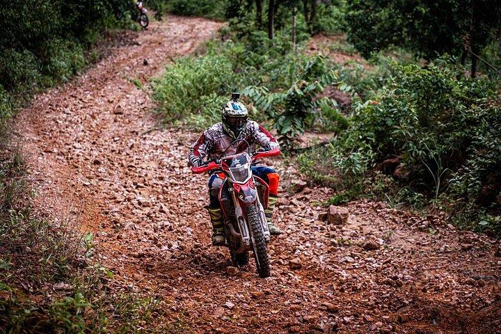 コサムーイ：エンデューロバイク少人数アドベンチャーライド