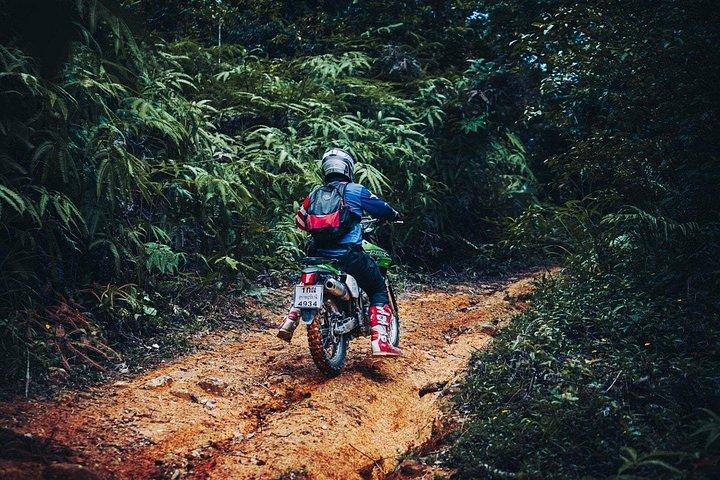 コサムーイ：エンデューロバイク少人数アドベンチャーライド