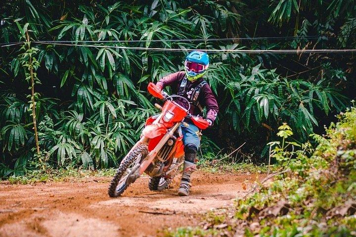コサムーイ：エンデューロバイク少人数アドベンチャーライド