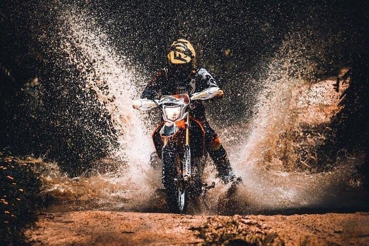 コサムーイ：エンデューロバイク少人数アドベンチャーライド