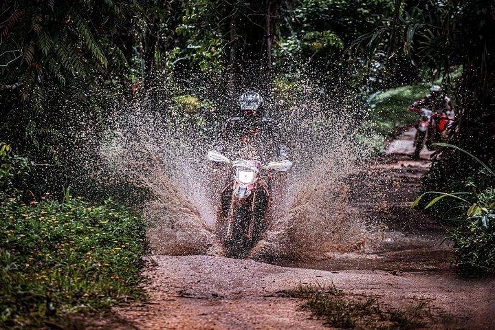 コサムーイ：エンデューロバイク少人数アドベンチャーライド