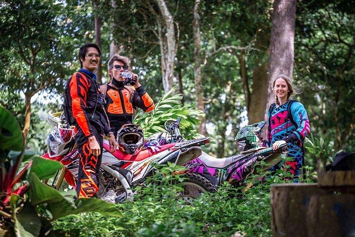 コサムーイ：エンデューロバイク少人数アドベンチャーライド