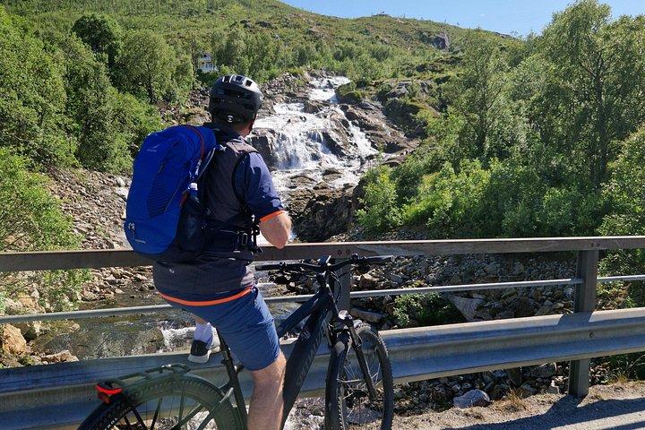 Fjord Sightseeing op Kvaløya met e-bike