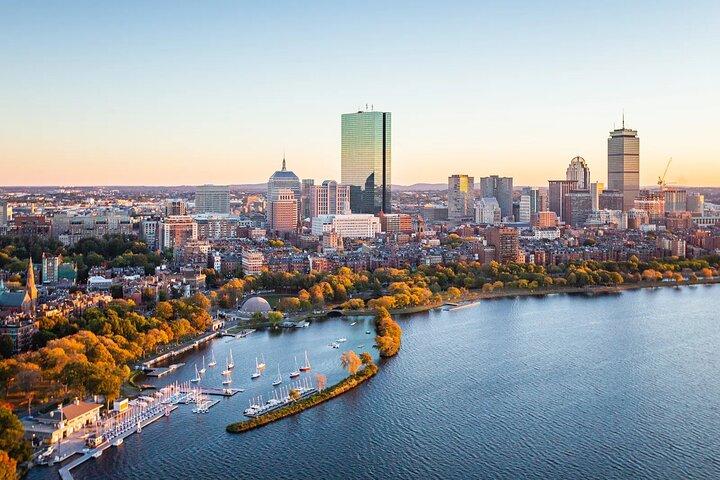 Traslado privado de ida y vuelta Aeropuerto de Boston BOS a Boston Downtown