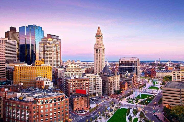 Traslado privado de ida y vuelta Aeropuerto de Boston BOS a Boston Downtown