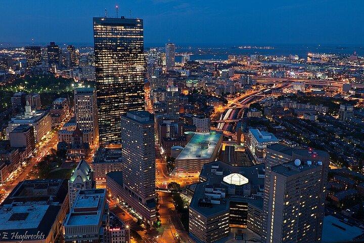 Traslado privado de ida y vuelta Aeropuerto de Boston BOS a Boston Downtown