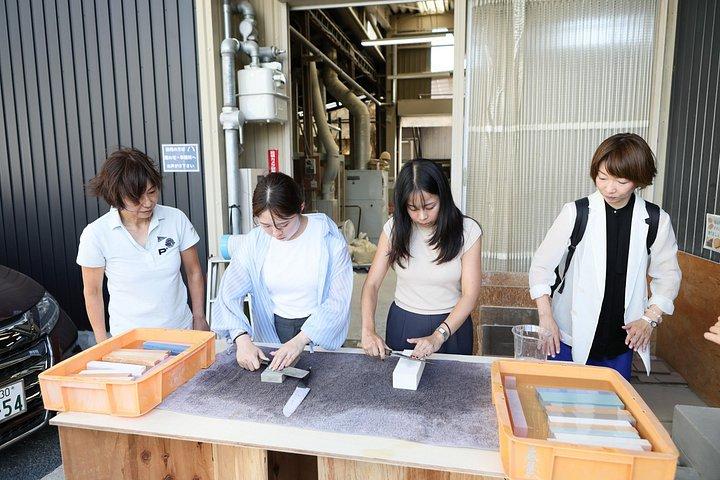 Whetstones工場見学と包丁研ぎ体験