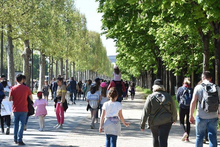シャンゼリゼのセルフガイドオーディオツアー