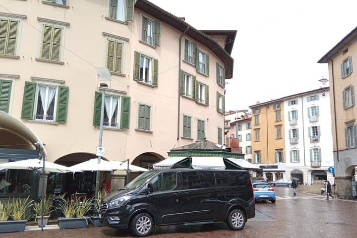 Private Transfer up to 8 people Milano to Malpensa Airport MXP