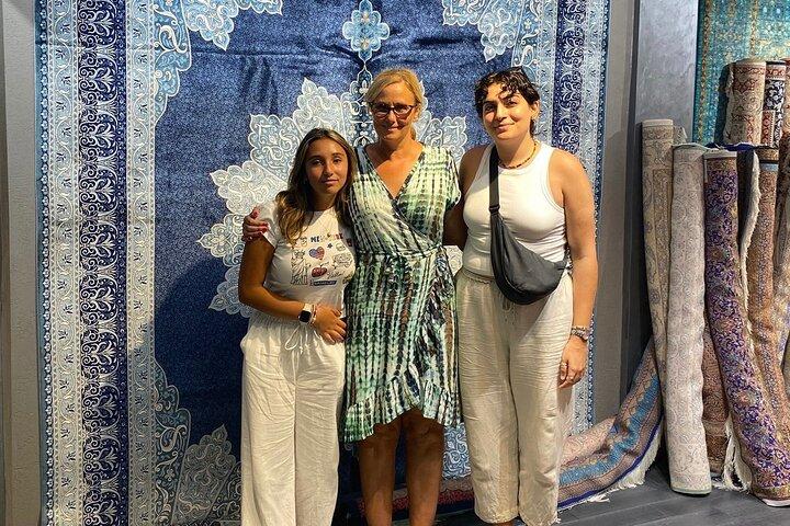 Private Rug Shopping - Learn, Watch and Buy Rugs in Grand Bazaar