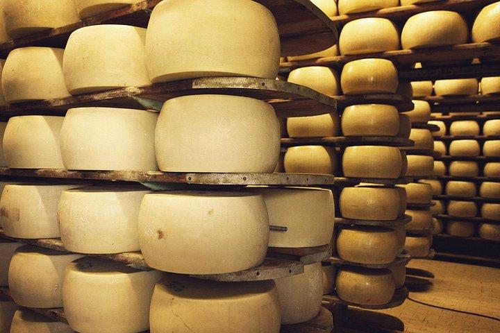 フィレンツェのパルメザンチーズ、ハム、バルサミコ酢