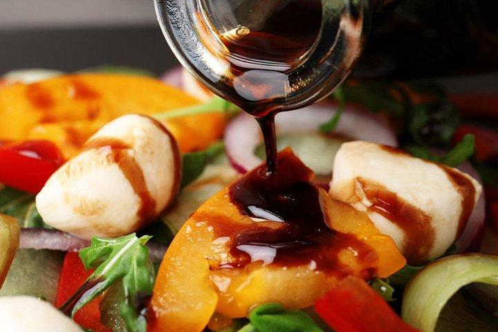 フィレンツェのパルメザンチーズ、ハム、バルサミコ酢