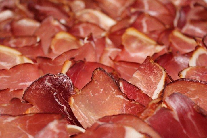 フィレンツェのパルメザンチーズ、ハム、バルサミコ酢
