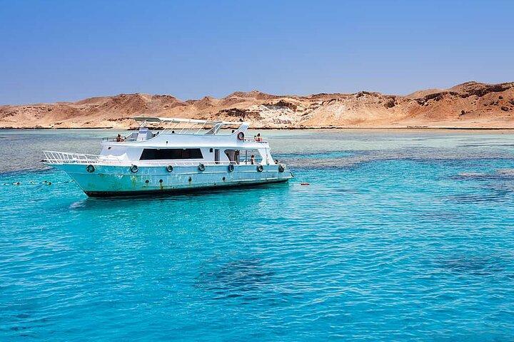 Excursión de snorkel en la isla de Tiran con almuerzo y traslado – Sharm El Sheikh