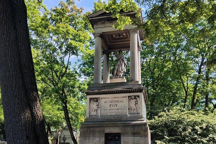 パリ発ペール・ラシェーズ墓地2時間半ウォーキングツアー