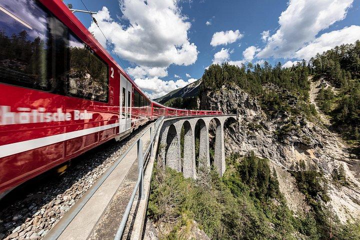 Fra Milano: St. Moritz og Panoramic Bernina Express Tour