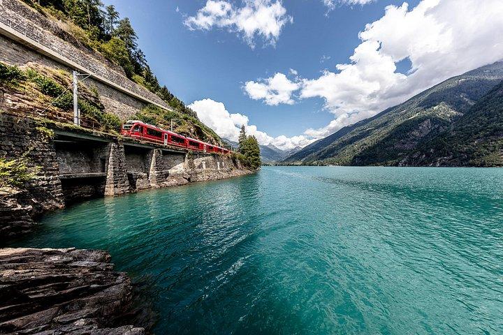Fra Milano: St. Moritz og Panoramic Bernina Express Tour
