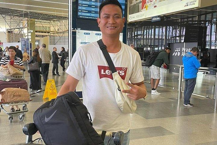 プラハ市内からヴァツラフ・ハヴェル空港へのプライベートトランスファーPRG