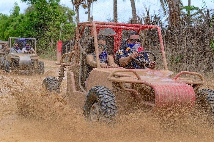 Punta Cana Buggy com Chocolate, Café & Cave Swim