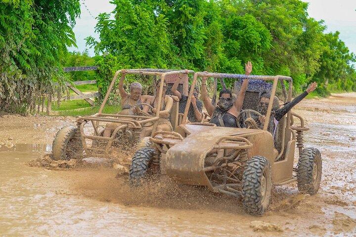 Punta Cana Buggy com Chocolate, Café & Cave Swim