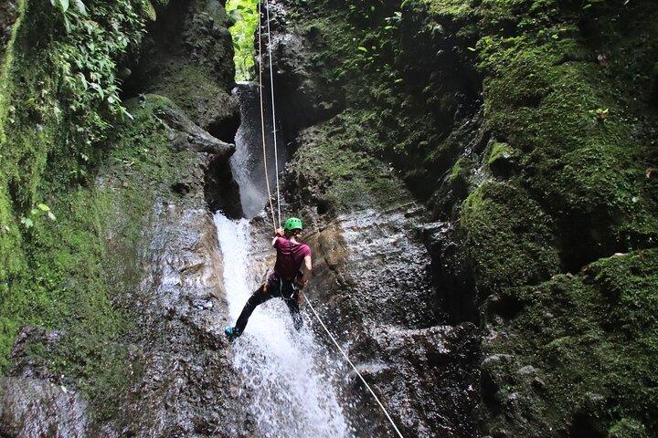 Pure Trek Canyoning Adventure : 4 Rappels & Monkey Drop