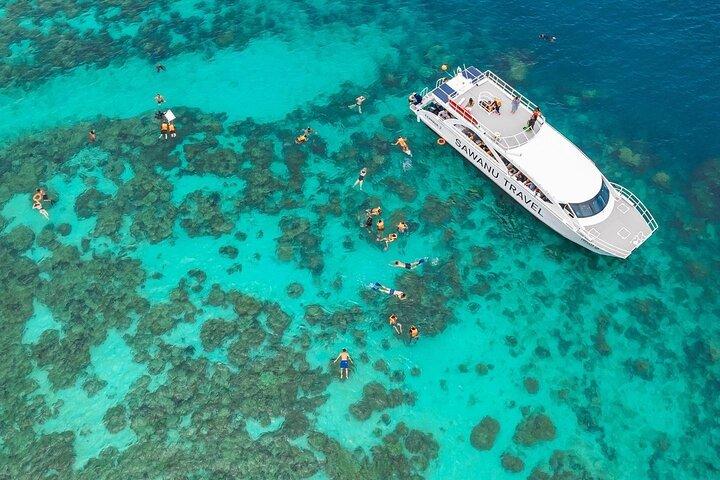 Viagem de um dia para descobrir as Ilhas Similan de catamarã saindo de Phuket