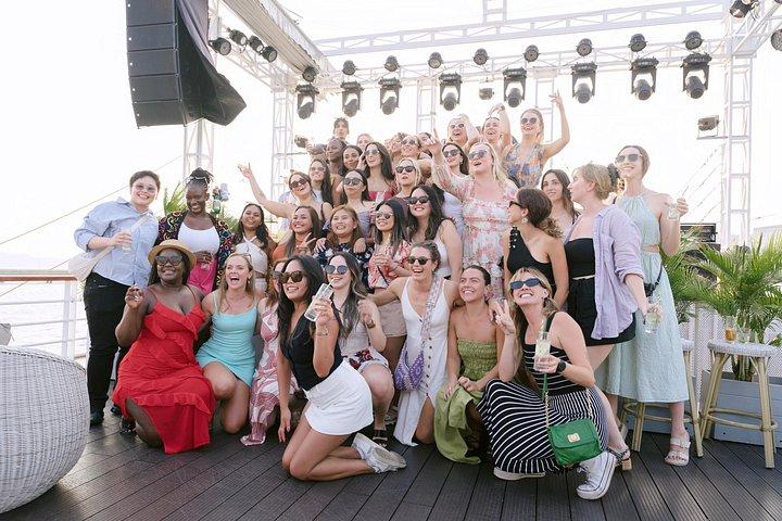 ハロン湾ラグジュアリーアイリスクルーズ日帰り旅行ベストセラー: カヤック、音楽