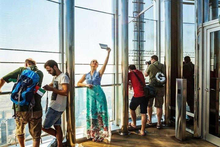 Dubai Sightseeing Tour: Explore Old and Modern City