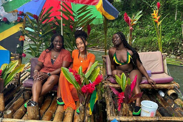 Rafting de bambu, KFC stop e compras de souvenirs com transporte