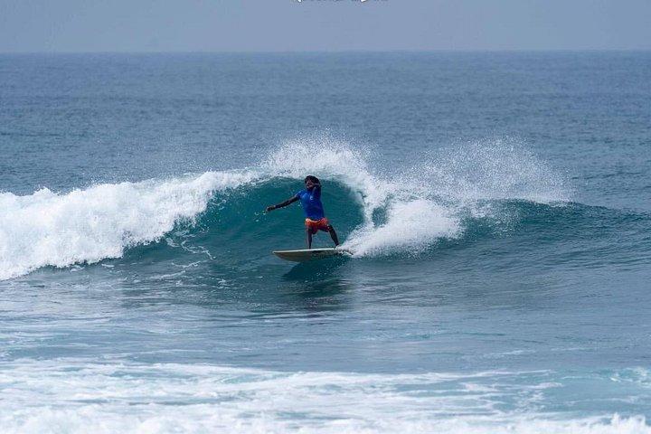 Surf with Apple - Surf Lessons & Guiding