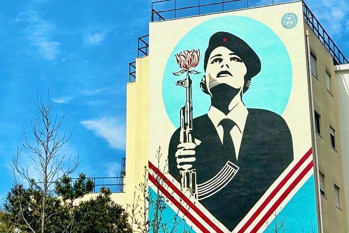 リスボン、シアードとバイロ アルトのプライベート トゥクトゥク ツアー