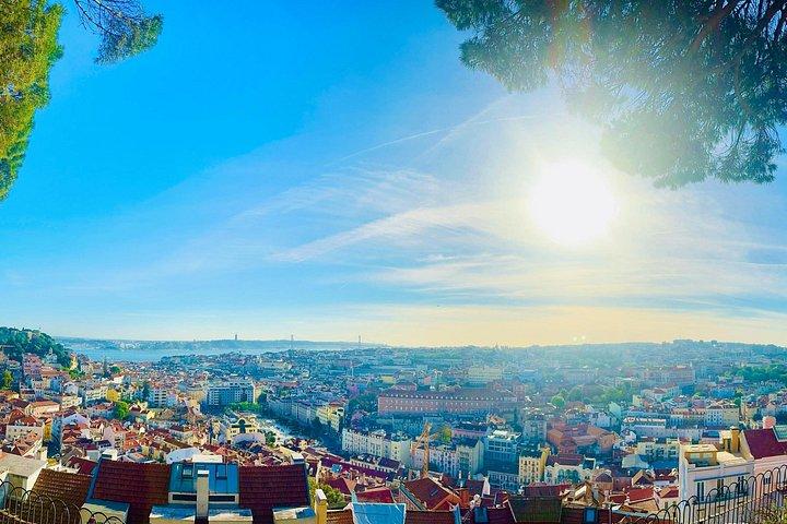 Tour privato in Tuk Tuk nel Chiado e nel Bairro Alto, Lisbona