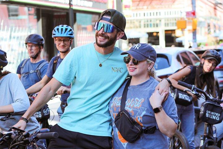 ニューヨーク市のガイド付き自転車ツアーのハイライト (英語またはオランダ語)
