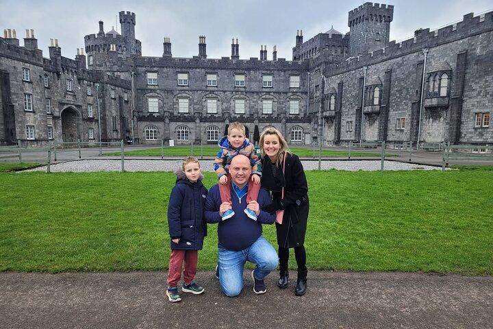 Glendalough & Kilkenny From Dublin Full Day - プライベートドライバー